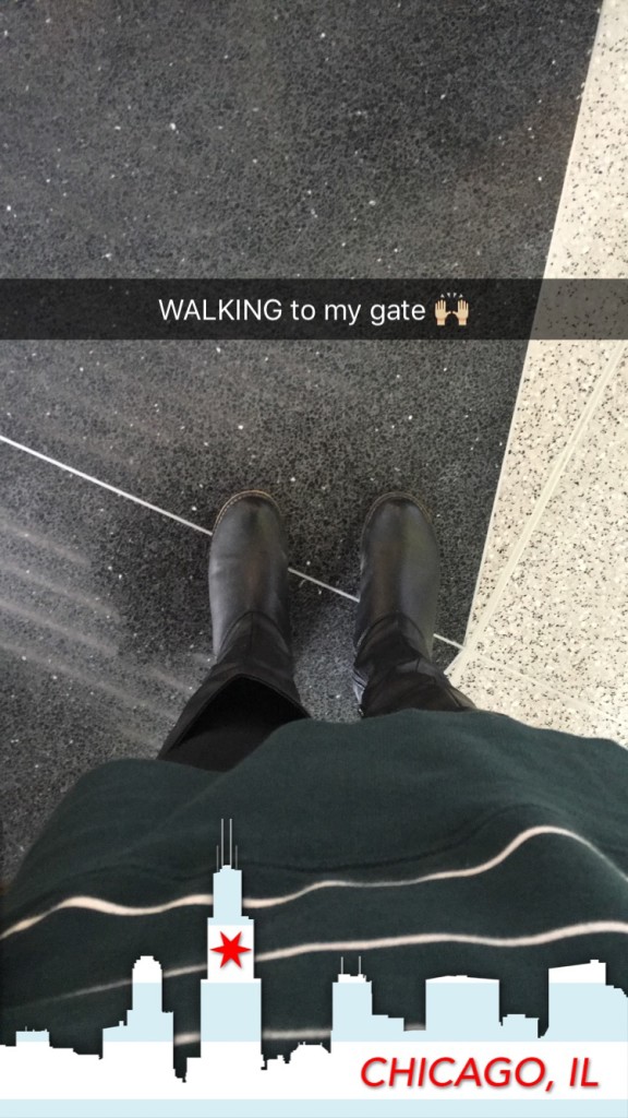 WALKING to my gate through the Chicago Airport - a huge win for my avascular necrosis! | itsjustabadday.com